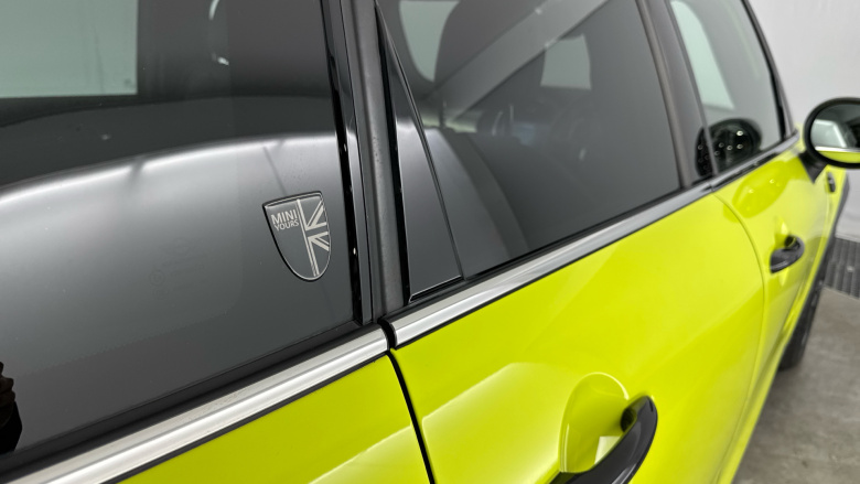 MINI Hatchback 1.5 Cooper Exclusive 5dr Auto Petrol Hatchback